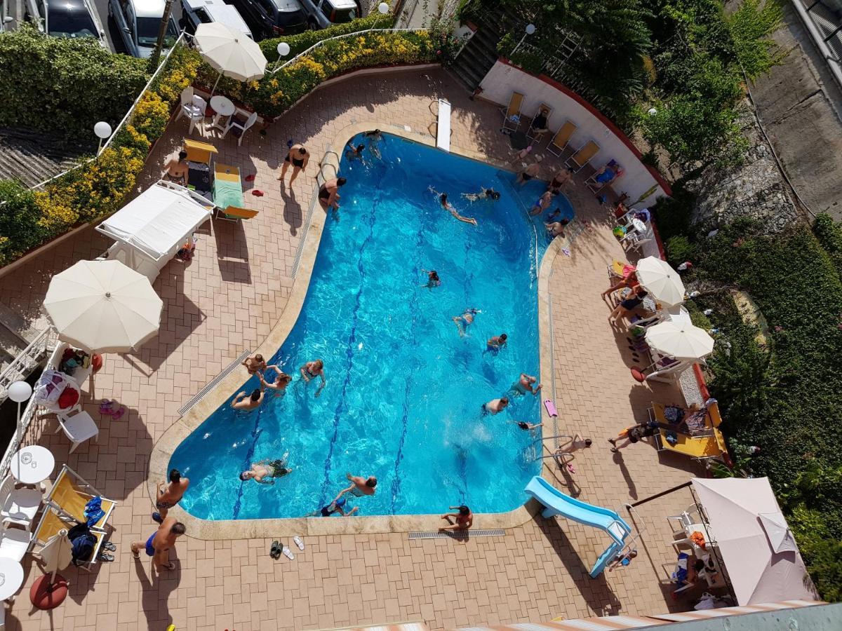 Residence Olivotti Finale Ligure Luaran gambar