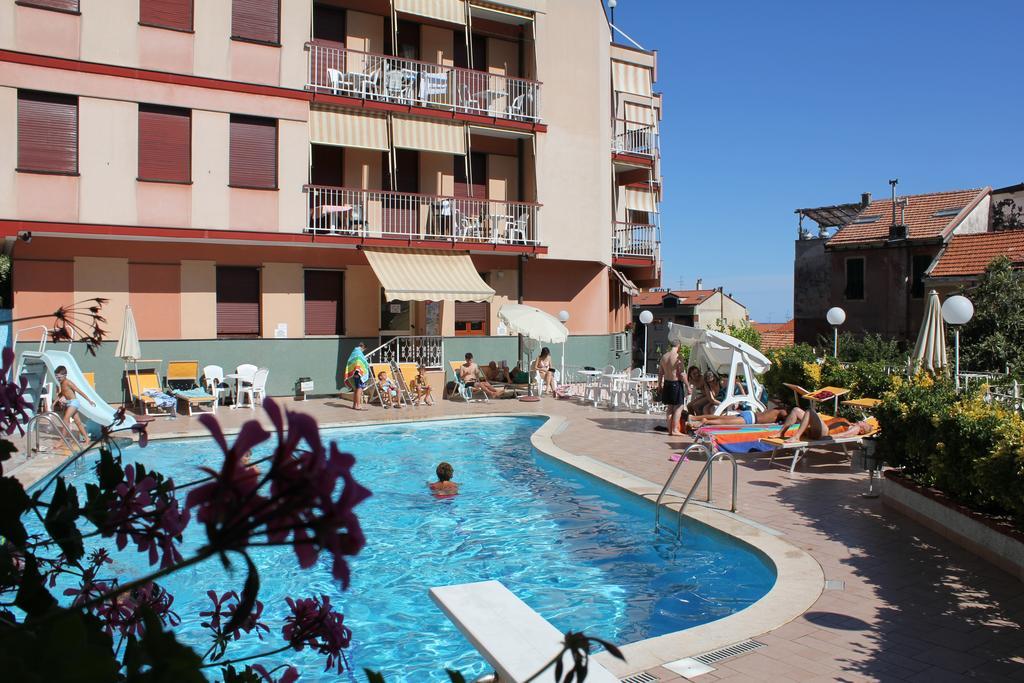 Residence Olivotti Finale Ligure Luaran gambar